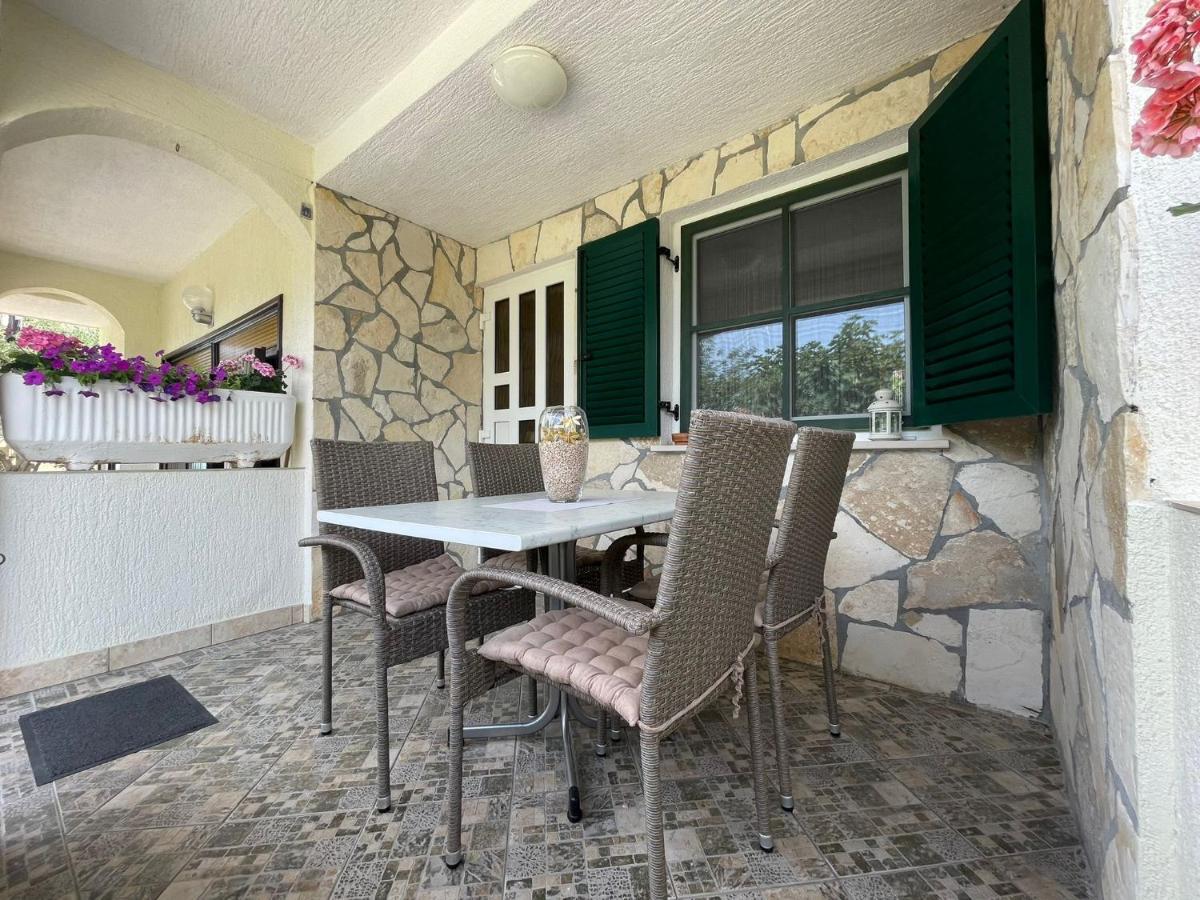 Apartman Veronika Vrsi Dış mekan fotoğraf