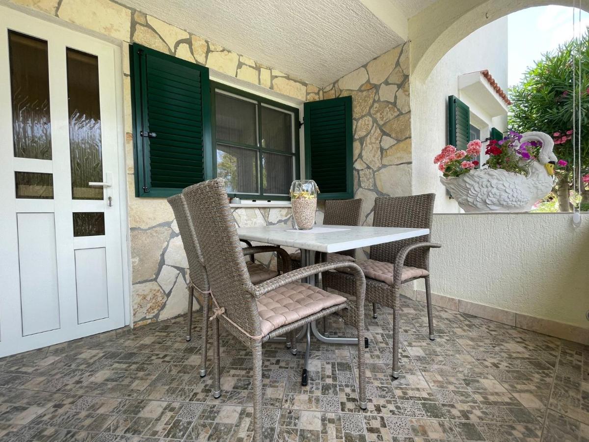 Apartman Veronika Vrsi Dış mekan fotoğraf