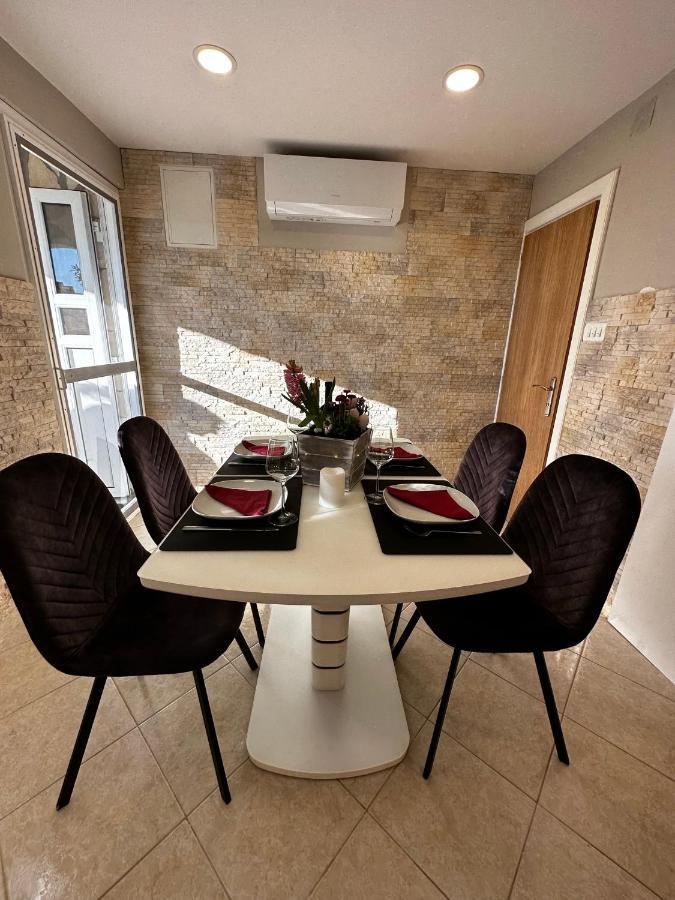 Apartman Veronika Vrsi Dış mekan fotoğraf